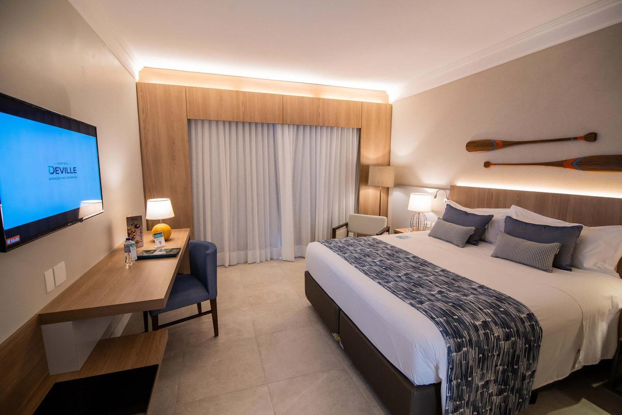 Quarto Premium com 1 Cama de Casal e Vista Mar
